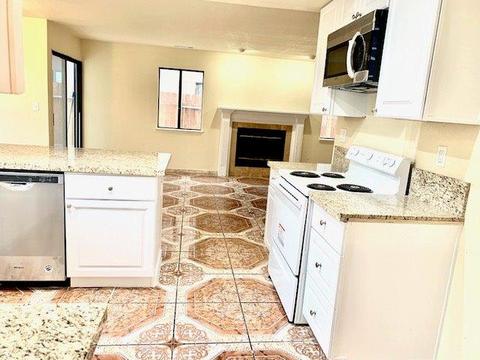 2817 E Glasglow Dr, Ceres, CA 95307 photo 3