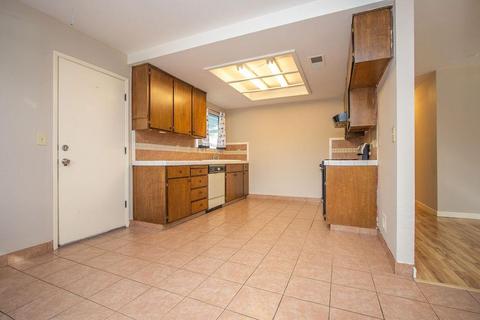 6782 Beth Cir, Winton, CA 95388 photo 8