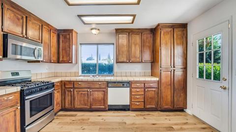2700 Pinnacles Dr, Modesto, CA 95358 photo 9