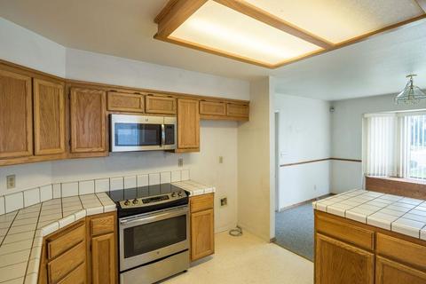405 Phoenix Ave, Modesto, CA 95354 photo 8