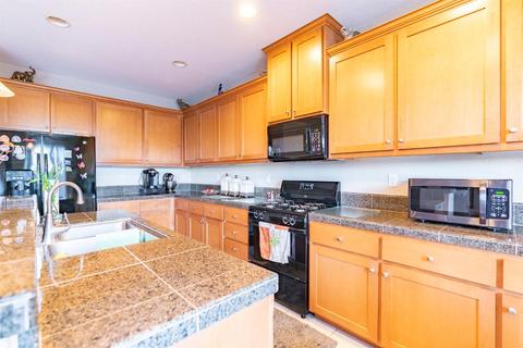 2984 Essie Pl, Modesto, CA 95355 photo 11