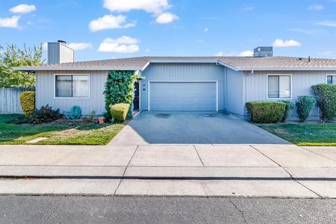 908 Calaveras St, Lodi, CA 95240 photo 1