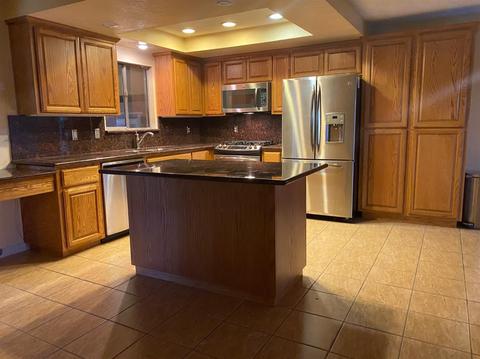 1055 Elm St, Modesto, CA 95351 photo 1