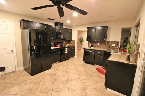 3701 Rotterdam Ave, Modesto, CA 95356 photo 9
