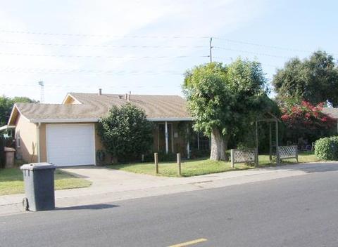 537 Calaveras St, Lodi, CA 95240 photo 1