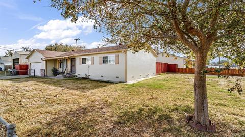 672 N St, Lathrop, CA 95330 photo 4