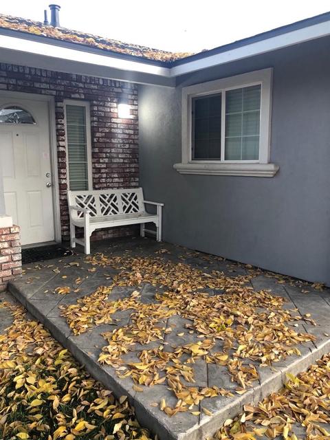 1304 W Satariano Ln, Modesto, CA 95355 photo 2