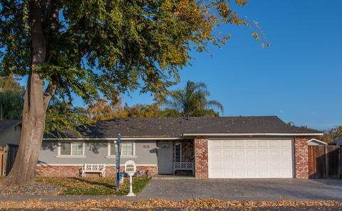 1304 W Satariano Ln, Modesto, CA 95355 photo 1