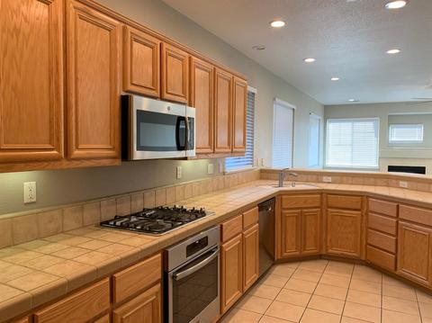 1340 Cherry Blossom Ln, Tracy, CA 95377 photo 3
