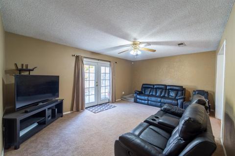 1821 Butternut Ct, Modesto, CA 95355 photo 5