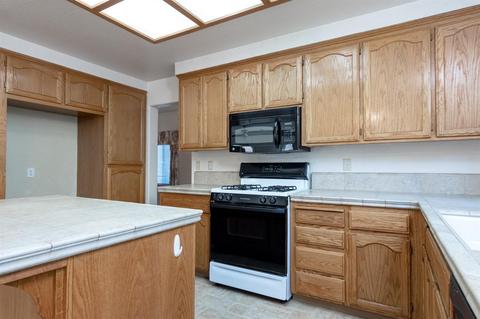1833 Volendam Ave, Modesto, CA 95356 photo 10