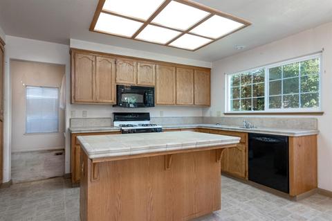 1833 Volendam Ave, Modesto, CA 95356 photo 8