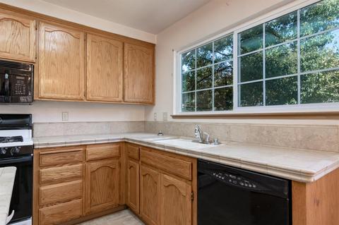 1833 Volendam Ave, Modesto, CA 95356 photo 9