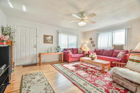 829 S Garfield St, Lodi, CA 95240 photo 4