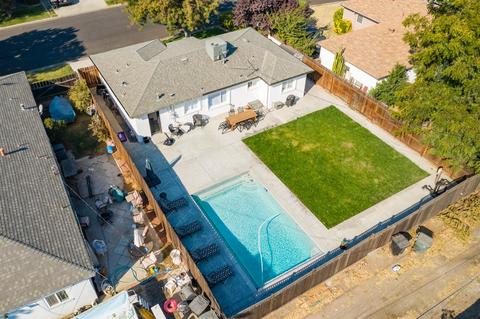 1104 Half Moon Dr, Modesto, CA 95350 photo 32