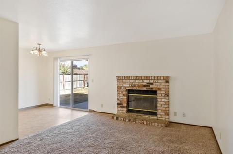 1862 Willert Dr, Turlock, CA 95380 photo 3