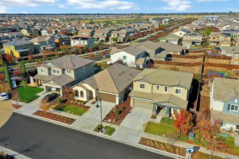 1063 Greengate Pl, Lathrop, CA 95330 photo 3