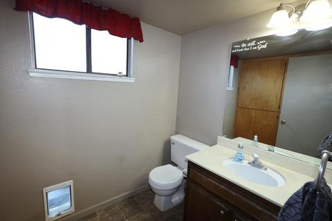3909 Midcrest Ct, Modesto, CA 95355 photo 30