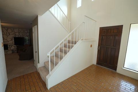 3909 Midcrest Ct, Modesto, CA 95355 photo 9