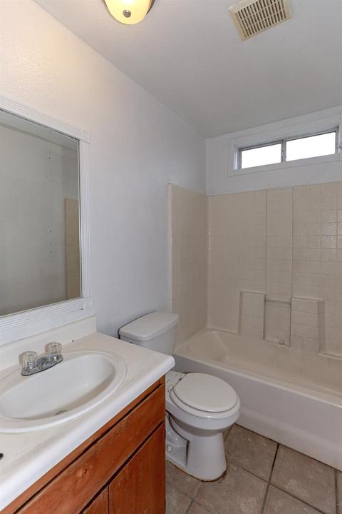 1584 La Mirada, Merced, CA 95348 photo 17