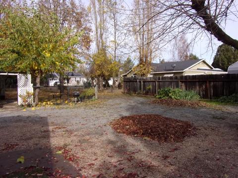 18418 E Almond St, Clements, CA 95227 photo 4