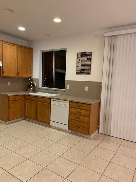 1223 Grebe Ln, Patterson, CA 95363 photo 4