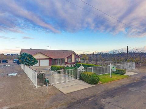 1301 Loquat, Patterson, CA 95363 photo 4