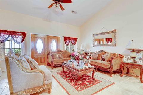 1301 Loquat, Patterson, CA 95363 photo 5