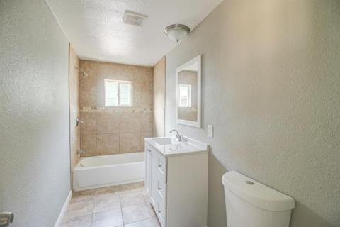 621 Joaquin St, Manteca, CA 95337 photo 7