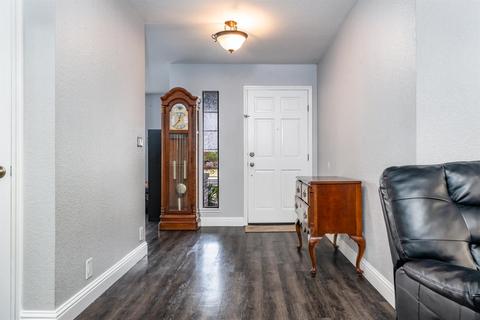 370 Lancaster Dr, Manteca, CA 95336 photo 7