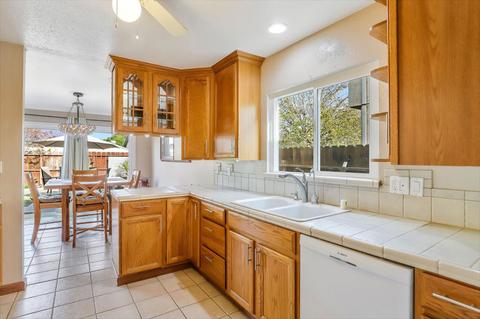 1641 W Beverly Pl, Tracy, CA 95376 photo 10