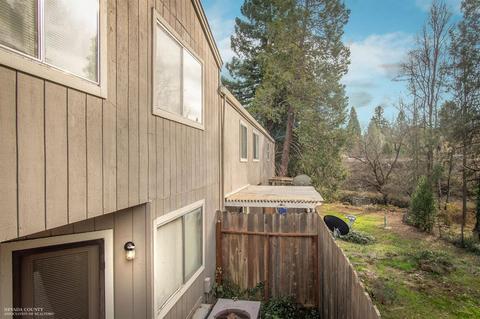 239 Mill St #18, Grass Valley, CA 95945 photo 2