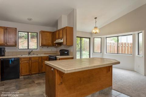 741 Doris Dr, Grass Valley, CA 95945 photo 7