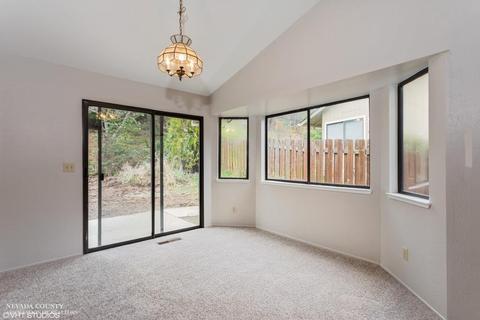741 Doris Dr, Grass Valley, CA 95945 photo 4