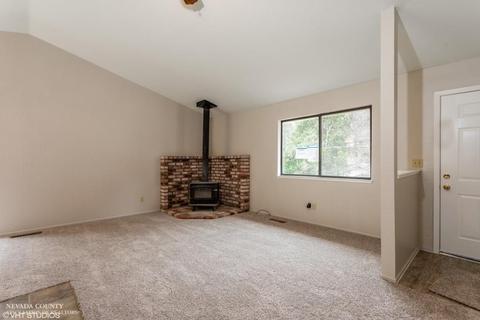 741 Doris Dr, Grass Valley, CA 95945 photo 3
