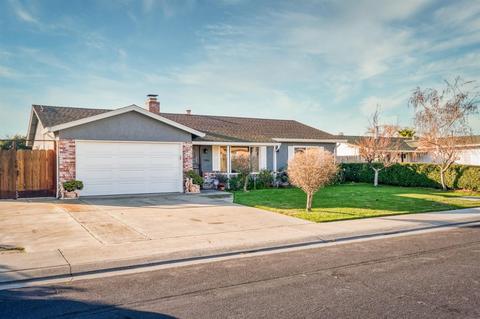 1384 Mitchell Ln, Manteca, CA 95336 photo 3