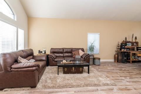 741 Petrig St, Tracy, CA 95376 photo 5
