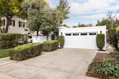 137 W 27th St, Merced, CA 95340 photo 3