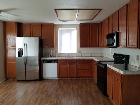 232 Gail Dr, Lathrop, CA 95330 photo 4