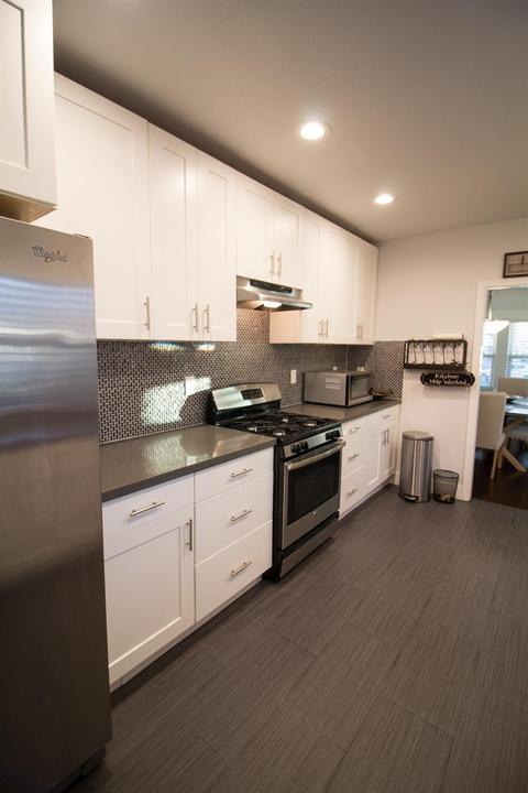 548 Castle St, Modesto, CA 95350 photo 5