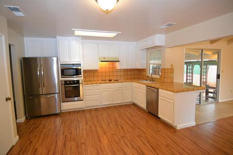2013 Ferrara Ct, Modesto, CA 95355 photo 2