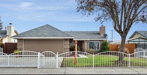 5024 John Wayne Dr, Ceres, CA 95307 photo 2