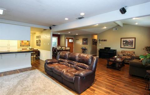 5784 Haskell Ave, Carmichael, CA 95608 photo 8