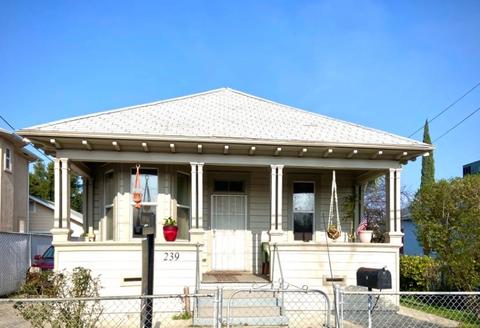 239 E Hampton St, Stockton, CA 95204 photo 1