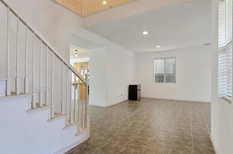 249 Cherry Blossom Ln, Patterson, CA 95363 photo 5