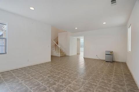 249 Cherry Blossom Ln, Patterson, CA 95363 photo 7