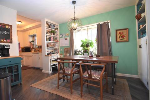 295 Rutgers Ave, Turlock, CA 95382 photo 7