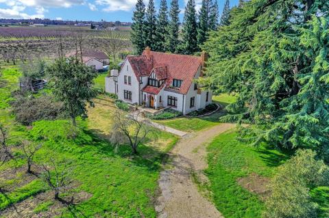 6692 Woodbridge East Rd, Acampo, CA 95220 photo 2