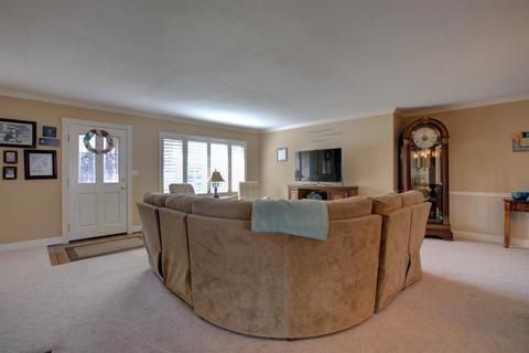 1105 E Alameda St, Manteca, CA 95336 photo 22