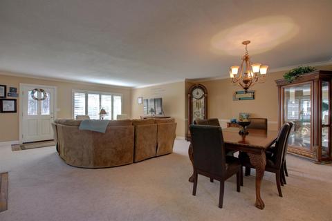 1105 E Alameda St, Manteca, CA 95336 photo 17